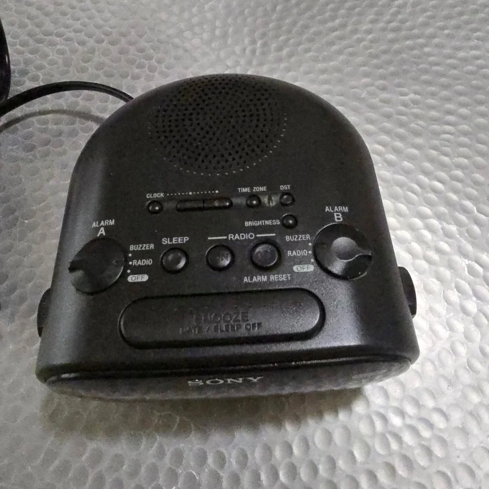 Sony Dream Machine ICF-C318 Dual Alarm Clock AM FM Radio Black Digital LED Displ
